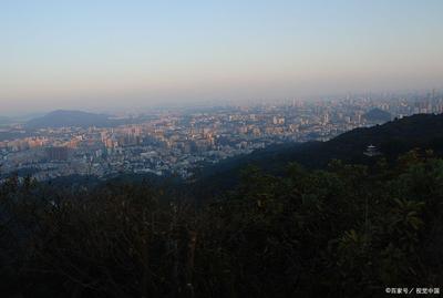 四象出行在民俗文化中的应用——深圳择日先生黄天雄