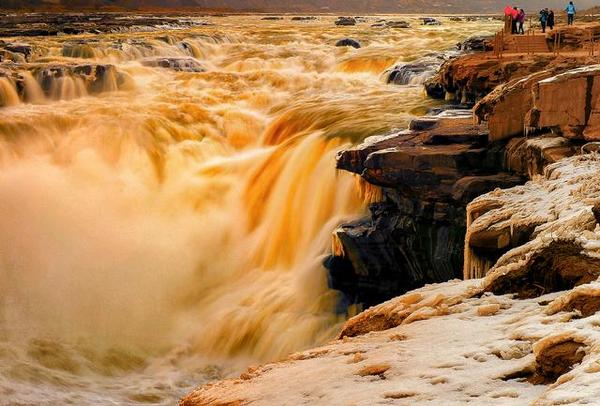 风水智慧：深圳风水先生黄天雄谈在对立中寻找生存法则